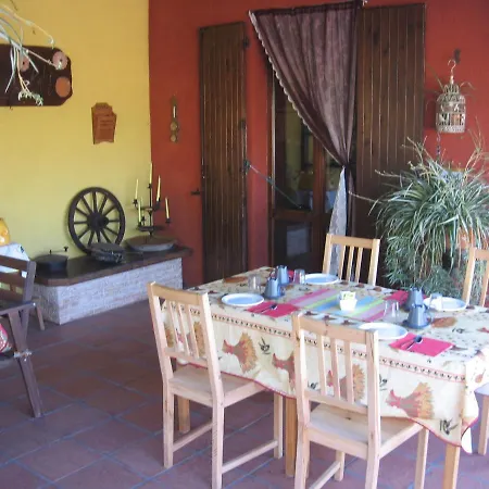 Fox's Hill 3* Urbania